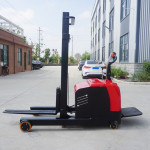 恒载2吨小前移式堆高车