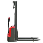 恒载1.5吨站驾式堆高车