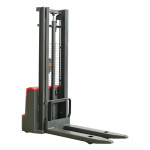 恒载1.5吨站驾式堆高车