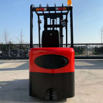 恒载1.5吨全电动座驾式堆高车